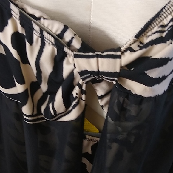 Romper - Picture 2 of 3